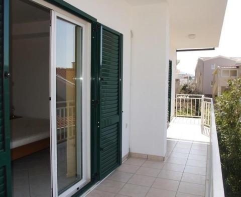 Önálló, 4 lakásos apartmanház Baska Vodában, a strandtól néhány méterre - pic 13