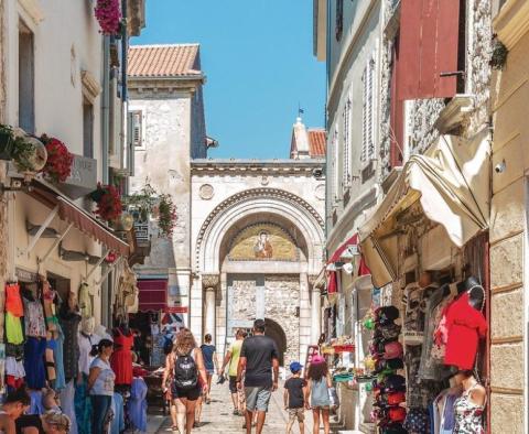 Heißer Verkauf einer Luxusvilla in Porec, nur 400 Meter vom Strand entfernt - foto 48