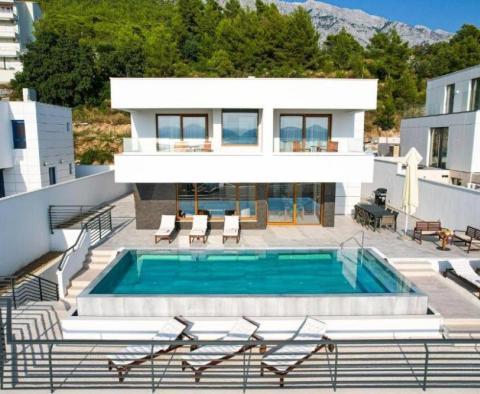Unique new modern villa in Baska Voda, with indoor and outdoor swimming pools, just 150 meters from the beachline! - pic 5