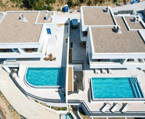 Unique new modern villa in Baska Voda, with indoor and outdoor swimming pools, just 150 meters from the beachline! - pic 6