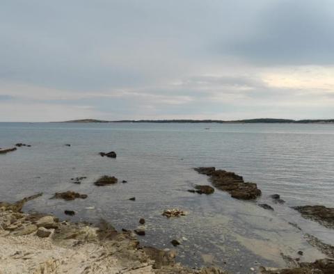 Projet d&#39;investissement - terrain avec permis de construire valide et sous-sol fini à seulement 80 mètres de la mer - pic 6
