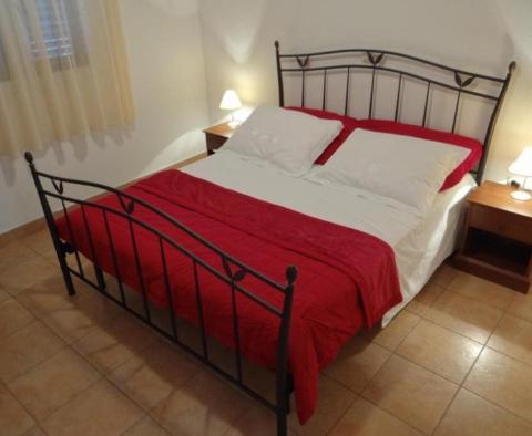 Nagyszerű turisztikai ingatlan Ciovo-n, mindössze 200 méterre a tengertől, 5 apartman - pic 10