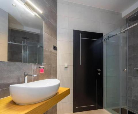 Stylish waterfront villa in a picturesque village between Trogir and Rogoznica - pic 15