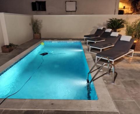 Einzigartige Villa mit Pool und Meerblick in Pula, Veruda - foto 3