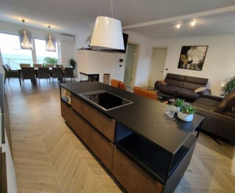 Einzigartige Villa mit Pool und Meerblick in Pula, Veruda - foto 11