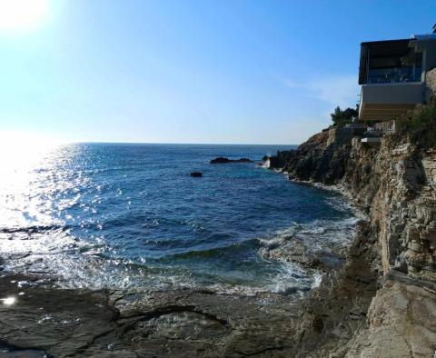 Einzigartige Villa mit Pool und Meerblick in Pula, Veruda - foto 25