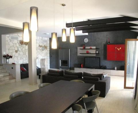 Nice stone house 225m2, Vodnjan - pic 7