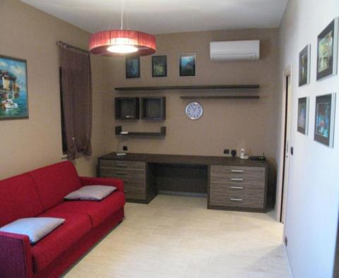 Nice stone house 225m2, Vodnjan - pic 10