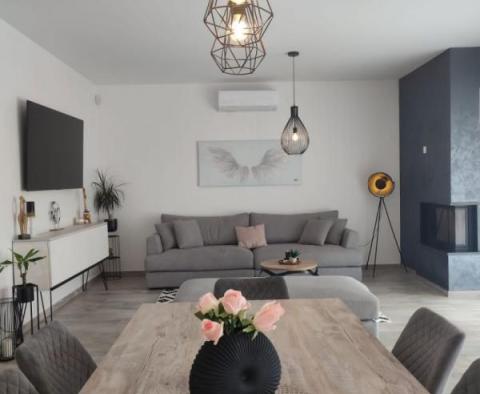 Moderne 3-Schlafzimmer-Villa mit Pool in ruhiger Lage, Galižana - foto 7