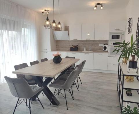 Moderne 3-Schlafzimmer-Villa mit Pool in ruhiger Lage, Galižana - foto 13