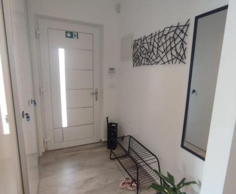 Moderne 3-Schlafzimmer-Villa mit Pool in ruhiger Lage, Galižana - foto 17