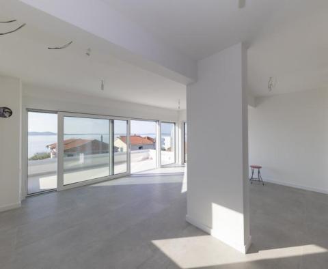 Luxus penthouse egy új rezidenciában Dikloban, mindössze 40 méterre a strandtól - pic 8