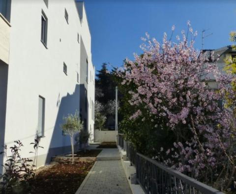 Luxus penthouse egy új rezidenciában Dikloban, mindössze 40 méterre a strandtól - pic 23