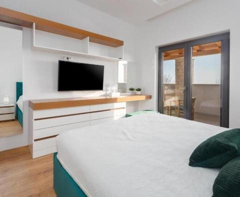 Luxury stone villa in Poreč with distant Adriatic sea views - pic 30