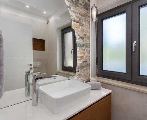 Luxury stone villa in Poreč with distant Adriatic sea views - pic 40