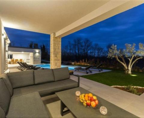 Luxury stone villa in Poreč with distant Adriatic sea views - pic 47