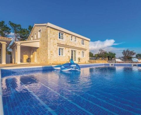 Lenyűgöző kő villa Zadar területén, mindössze 80 méterre a tengertől! - pic 7