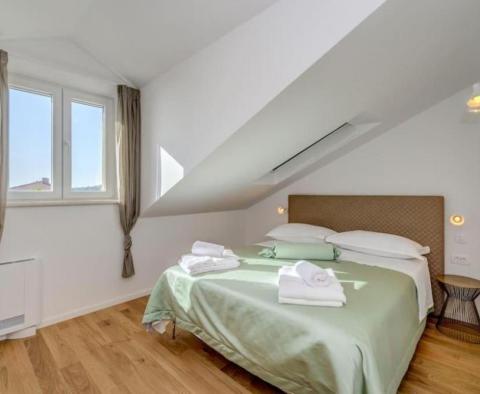 Luxusní palazzo v Rogoznici na druhé linii k moři - pic 24