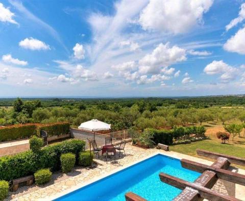 A villa of amazing area with a panoramic view in VIŠNJAN, POREC - pic 4