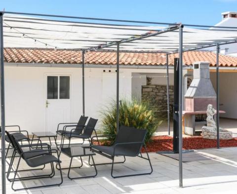Appartement rénové avec piscine à MARČANA à seulement 2 km des plages ! - pic 16