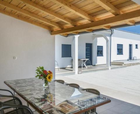 Appartement rénové avec piscine à MARČANA à seulement 2 km des plages ! - pic 17