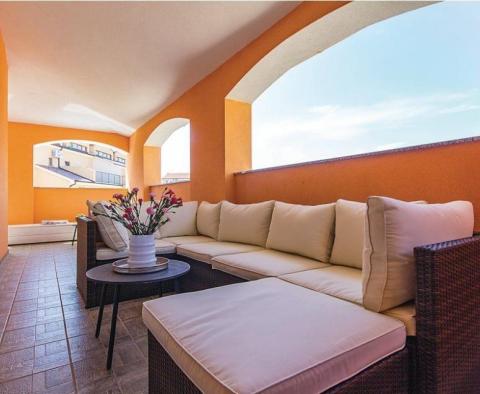 Dům se třemi apartmány a nádherným bazénem ve Valtuře, Ližnjan, jen 1 km od moře - pic 16