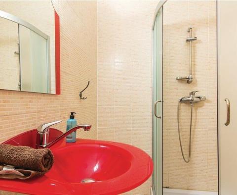 Dům se třemi apartmány a nádherným bazénem ve Valtuře, Ližnjan, jen 1 km od moře - pic 24