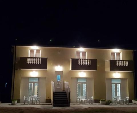 Apart-house with 5 apartments in Umag area, 3 km from the sea - pic 2
