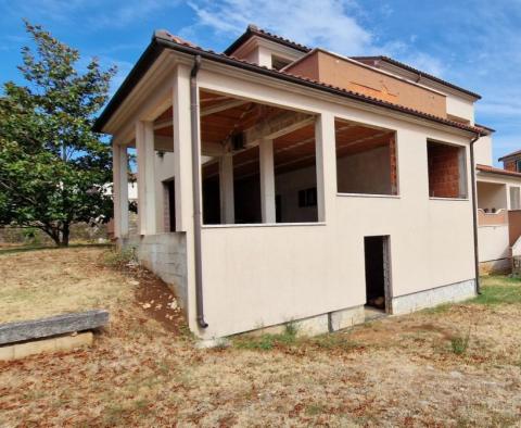 Nagy ház irodával és kerttel a Rovinj melletti Kanfanarban - pic 5