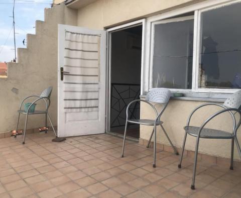 Maison en plein centre de Pula sur 5 étages ! - pic 8