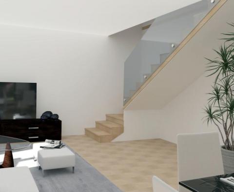 Продается новая вилла с бассейном в районе Пореча - фото 10