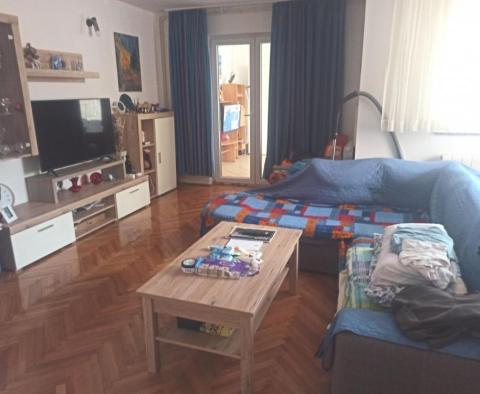 House with 3 apartments for sale in Valbandon, Fažana, just 1 km from the sea - pic 11