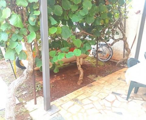 House with 3 apartments for sale in Valbandon, Fažana, just 1 km from the sea - pic 37