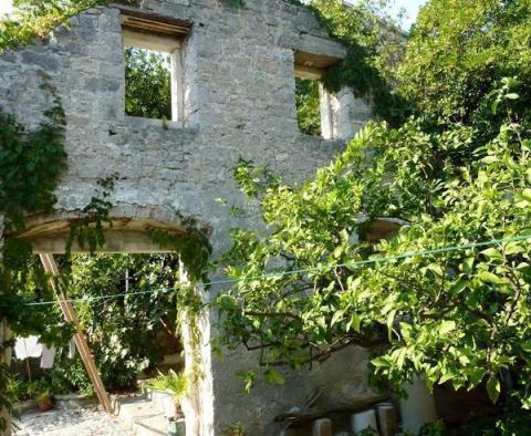 Tengerparti kőház/villa kerttel közvetlenül a riván, a kikötőhelyek előtt - pic 7