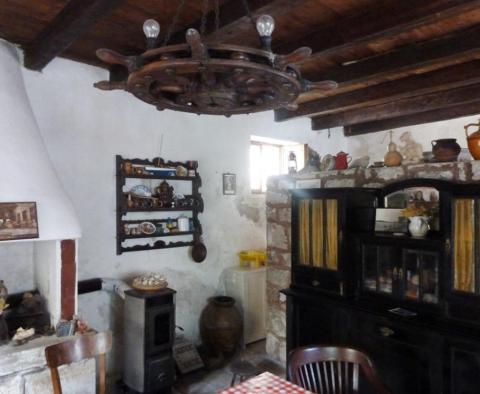Tengerparti kőház/villa kerttel közvetlenül a riván, a kikötőhelyek előtt - pic 10