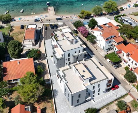 Új apartmanok Srimában, a strand első vonalában - pic 24