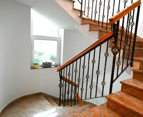 Kvalitní bytový dům v super oblíbené Rovinji pouhých 600 metrů od moře! - pic 7
