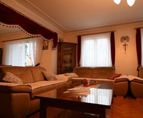 Kvalitní bytový dům v super oblíbené Rovinji pouhých 600 metrů od moře! - pic 62