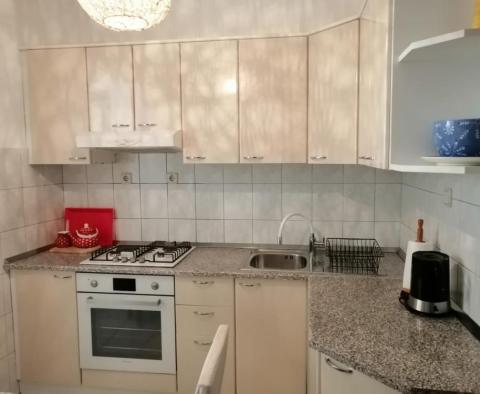 Kamenný dům na prodej v tajemném Kaštel Luksic jen 100 metrů od moře - pic 12