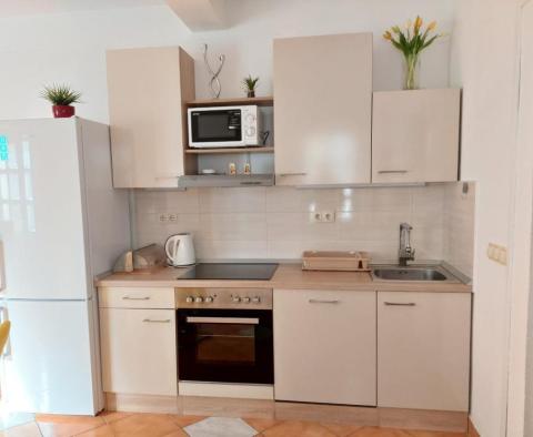 Kamenný dům na prodej v tajemném Kaštel Luksic jen 100 metrů od moře - pic 24