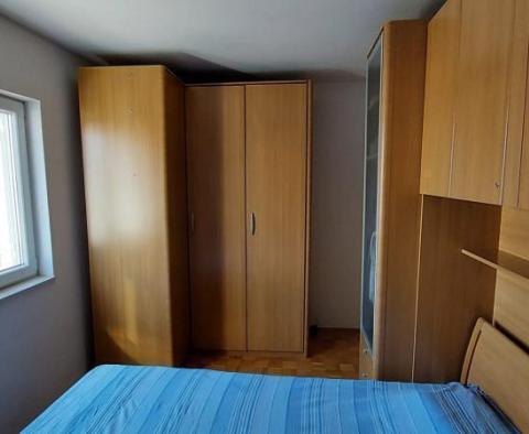 Kamenný dům na prodej v tajemném Kaštel Luksic jen 100 metrů od moře - pic 36