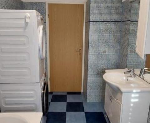 Kamenný dům na prodej v tajemném Kaštel Luksic jen 100 metrů od moře - pic 43