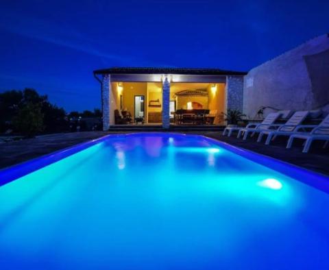 Spacious villa for sale in Vodice - pic 2
