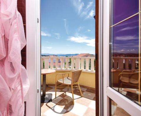 Extravagante Villa zum Verkauf in Vodice mit Swimmingpool, Garage, Fitness, Spielzimmer - foto 15