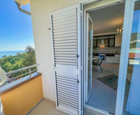 Kétszintes apartman panorámás kilátással a tengerre Ika csendes részén - pic 8