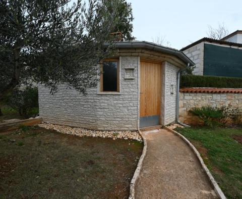Apart-house of 6 apartments in Medulin, 50 meters from the sea - pic 9