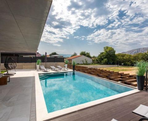 Urban villa with swimming pool in Baska on Krk peninsula, just 500 meters from the sea - pic 20