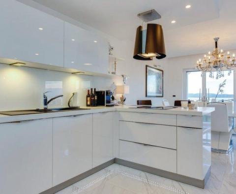 Luxury apartment with sea view in Kostrena - pic 6