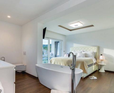 Luxury apartment with sea view in Kostrena - pic 14