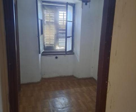 Maison en pierre avec plusieurs appartements à Brtonigla - pic 43